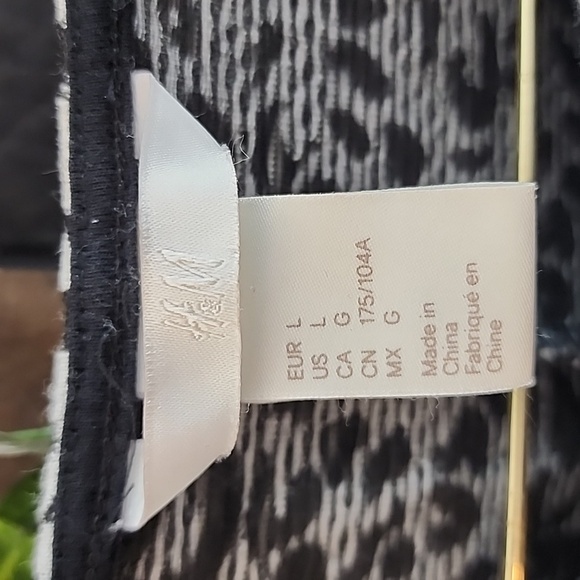 H&M Long Sleeve Dress Size L - Picture 2 of 7